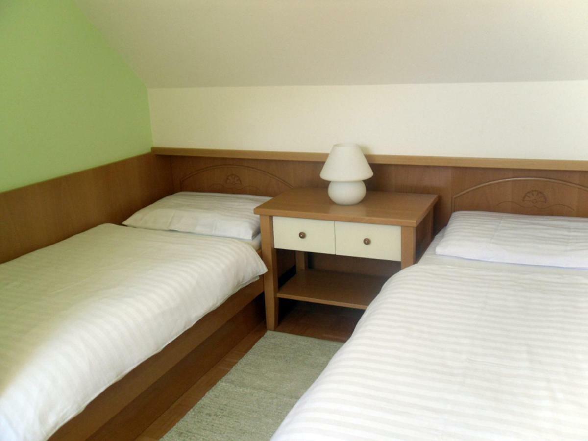 Apartmaji Hribar Pr'Ostank 卡姆尼克 外观 照片
